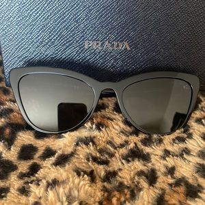 Prada Ultravox sunglasses 🕶 LIKE NEW!!